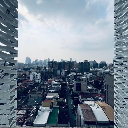 The Carlton Taichung Hotel Bagian luar foto